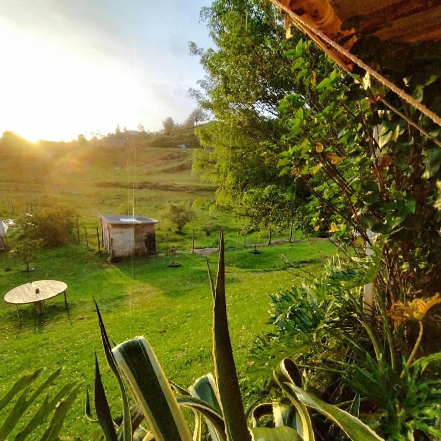 Casa Kayam Art Hostel Coliving Coworking Guatapé Buitenkant foto